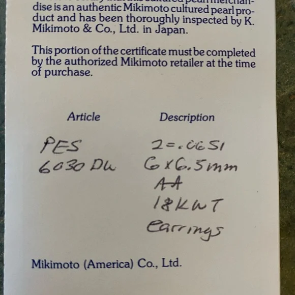 Beautiful Mikimoto Pearls with Diamonds 6 x 6.5mm - Picture 4 of 7